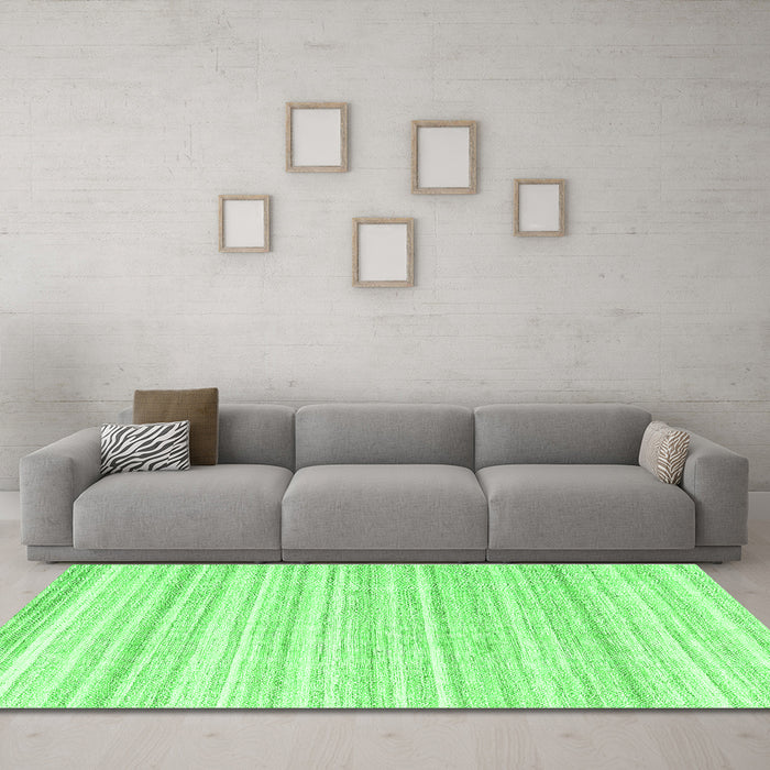 Machine Washable Solid Green Modern Area Rugs in a Living Room,, wshcon2578grn