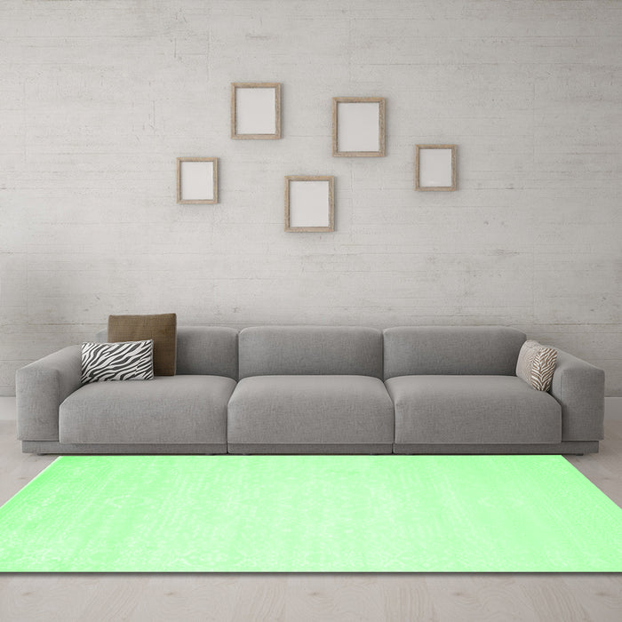 Machine Washable Abstract Emerald Green Contemporary Area Rugs in a Living Room,, wshcon257emgrn