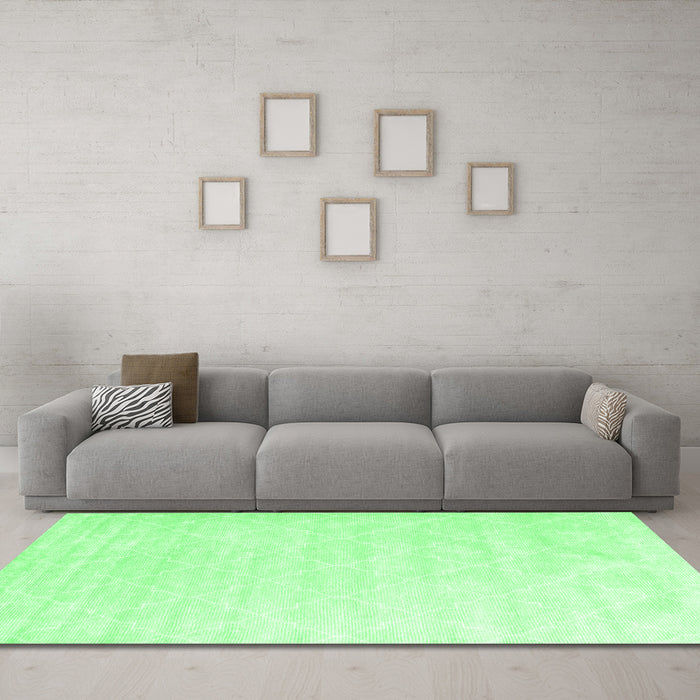 Machine Washable Abstract Emerald Green Contemporary Area Rugs in a Living Room,, wshcon2581emgrn