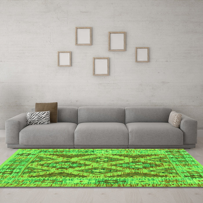 Machine Washable Abstract Green Contemporary Area Rugs in a Living Room,, wshcon2585grn