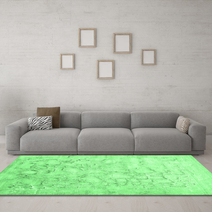 Machine Washable Abstract Emerald Green Contemporary Area Rugs in a Living Room,, wshcon2586emgrn