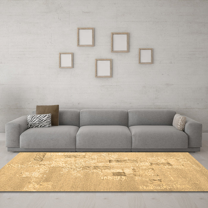 Machine Washable Abstract Brown Contemporary Rug in a Living Room,, wshcon2588brn