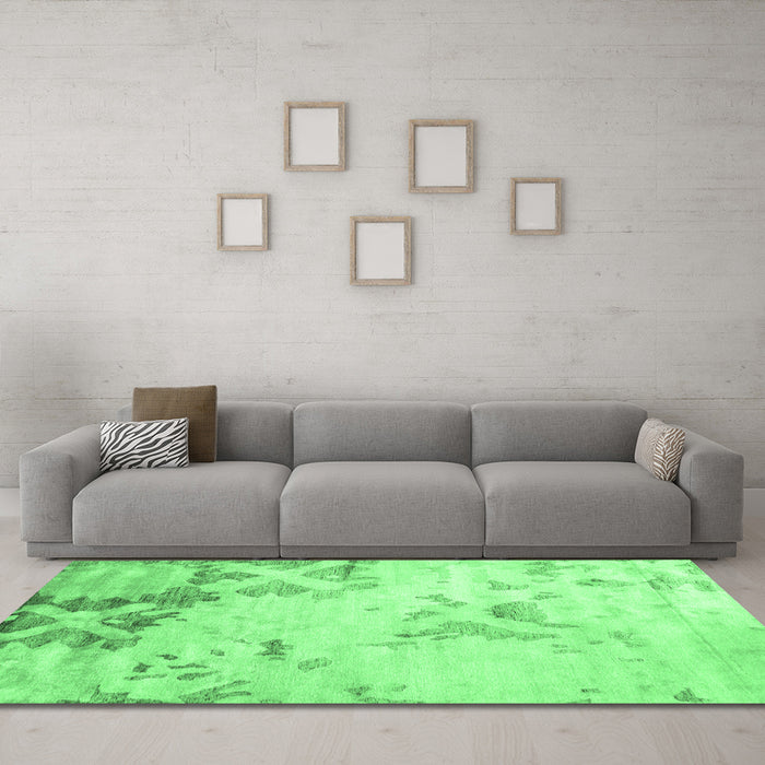 Machine Washable Abstract Emerald Green Contemporary Area Rugs in a Living Room,, wshcon2590emgrn