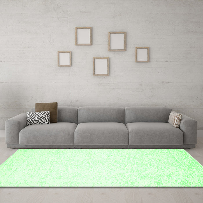 Machine Washable Solid Green Modern Area Rugs in a Living Room,, wshcon259grn