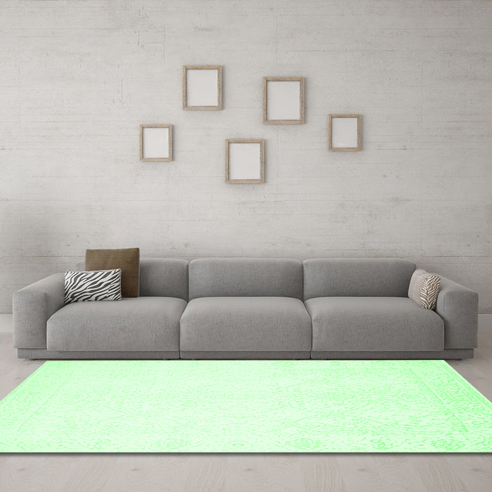 Machine Washable Solid Emerald Green Modern Area Rugs in a Living Room,, wshcon259emgrn
