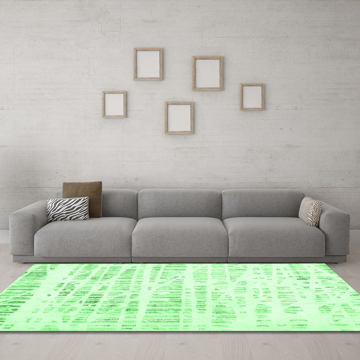 Machine Washable Solid Emerald Green Modern Area Rugs in a Living Room,, wshcon2600emgrn