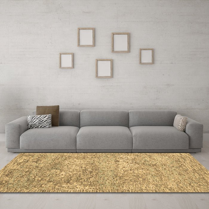 Machine Washable Abstract Brown Contemporary Rug in a Living Room,, wshcon2603brn