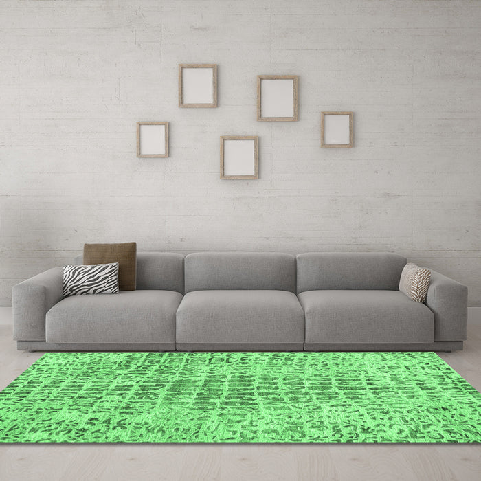 Machine Washable Abstract Emerald Green Contemporary Area Rugs in a Living Room,, wshcon2605emgrn