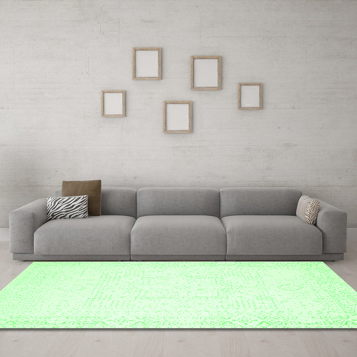 Machine Washable Solid Green Modern Area Rugs in a Living Room,, wshcon260grn