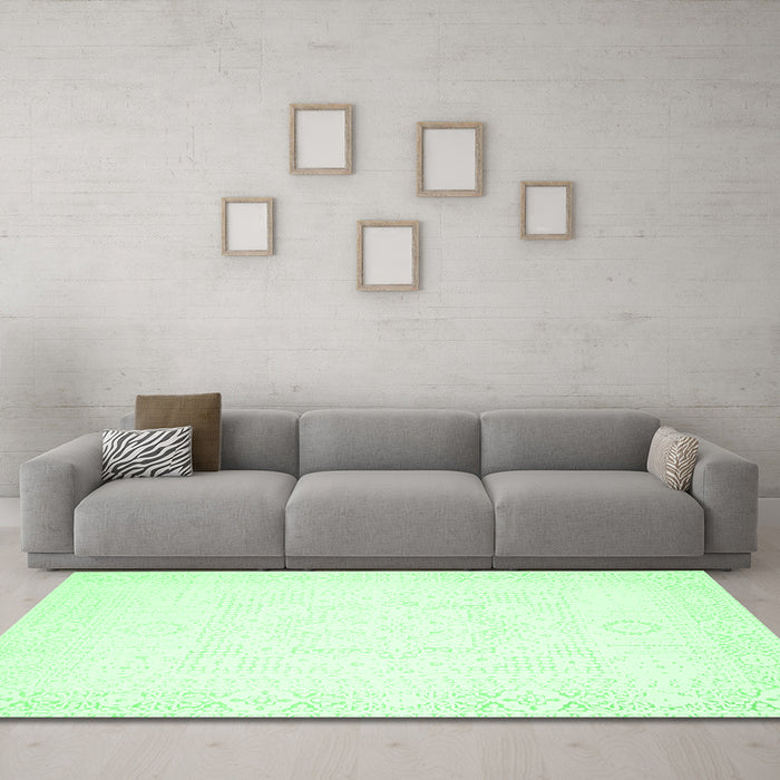 Machine Washable Solid Emerald Green Modern Area Rugs in a Living Room,, wshcon260emgrn