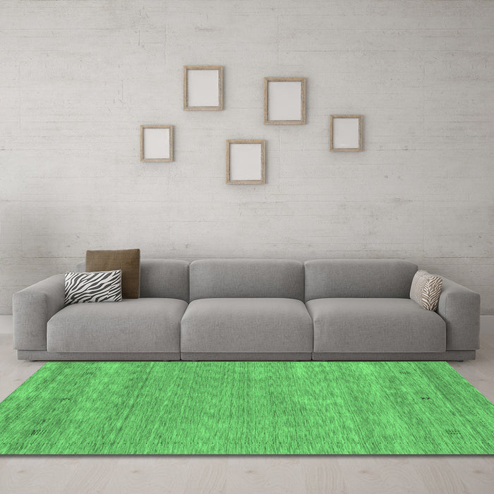 Machine Washable Abstract Emerald Green Contemporary Area Rugs in a Living Room,, wshcon2610emgrn