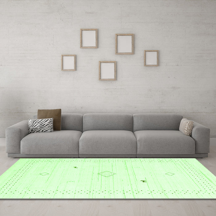 Machine Washable Solid Green Modern Area Rugs in a Living Room,, wshcon2611grn