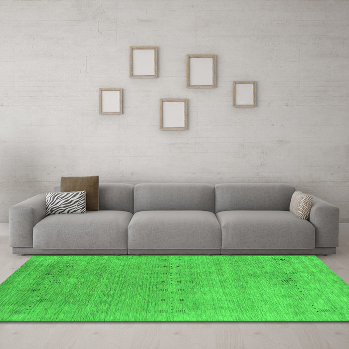 Machine Washable Abstract Green Contemporary Area Rugs in a Living Room,, wshcon2613grn