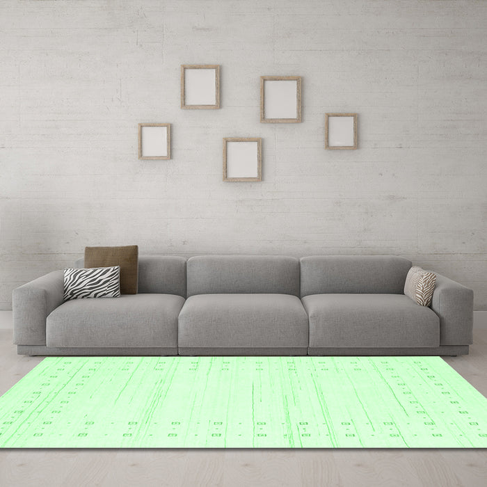 Machine Washable Solid Emerald Green Modern Area Rugs in a Living Room,, wshcon2620emgrn