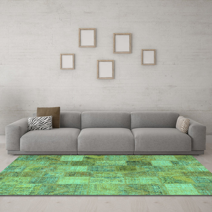 Machine Washable Patchwork Turquoise Transitional Area Rugs in a Living Room,, wshcon2624turq