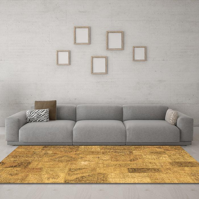 Machine Washable Patchwork Brown Transitional Rug in a Living Room,, wshcon2625brn