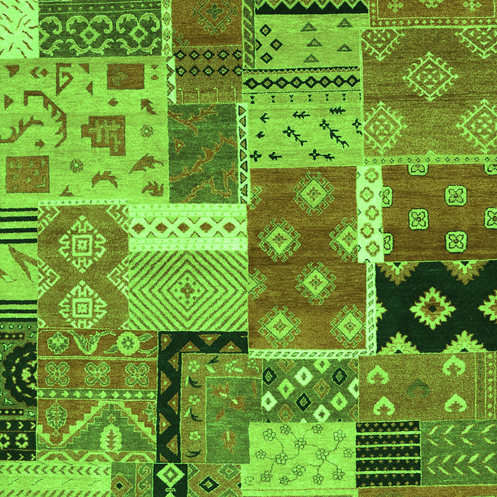 Serging Thickness of Machine Washable Southwestern Green Country Area Rugs, wshcon2626grn