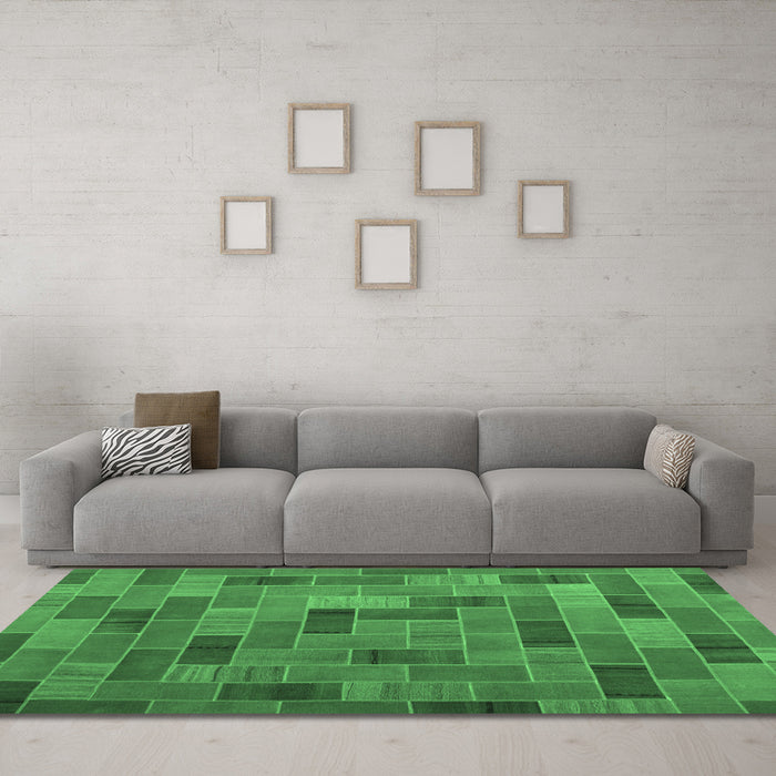 Machine Washable Patchwork Emerald Green Transitional Area Rugs in a Living Room,, wshcon2629emgrn