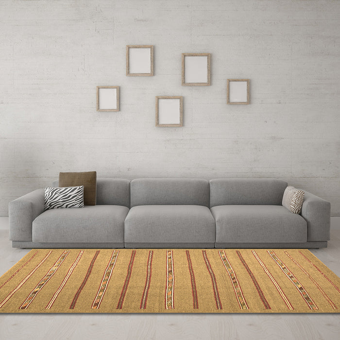 Machine Washable Abstract Brown Contemporary Rug in a Living Room,, wshcon2631brn