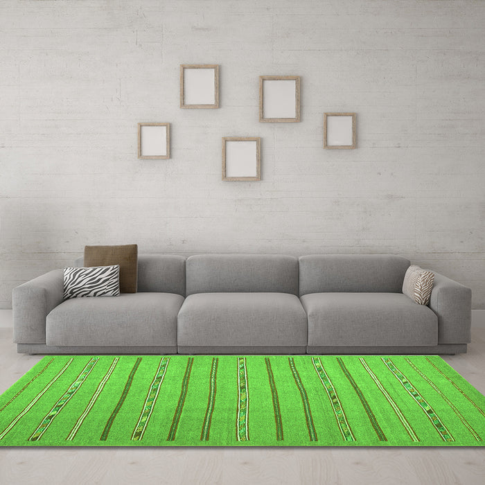 Machine Washable Abstract Green Contemporary Area Rugs in a Living Room,, wshcon2631grn