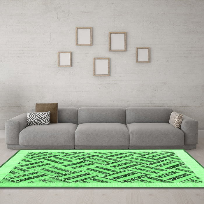 Machine Washable Solid Emerald Green Modern Area Rugs in a Living Room,, wshcon2634emgrn