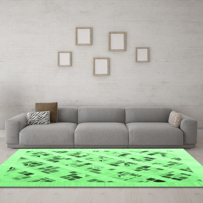 Machine Washable Solid Emerald Green Modern Area Rugs in a Living Room,, wshcon2636emgrn