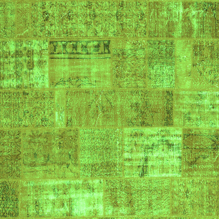 Serging Thickness of Machine Washable Patchwork Green Transitional Area Rugs, wshcon2637grn