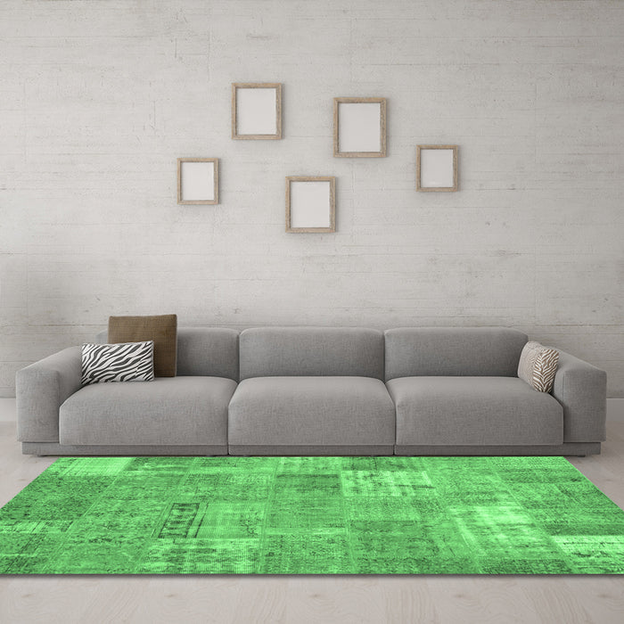 Machine Washable Patchwork Emerald Green Transitional Area Rugs in a Living Room,, wshcon2637emgrn