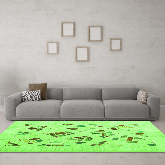 Machine Washable Solid Green Modern Area Rugs in a Living Room,, wshcon2641grn