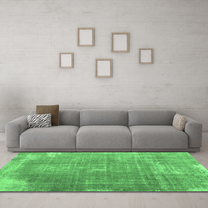 Machine Washable Abstract Emerald Green Contemporary Area Rugs in a Living Room,, wshcon2645emgrn