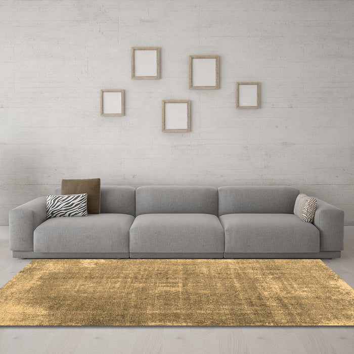 Machine Washable Abstract Brown Contemporary Rug in a Living Room,, wshcon2645brn