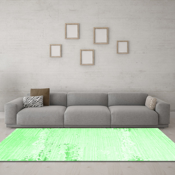 Machine Washable Solid Emerald Green Modern Area Rugs in a Living Room,, wshcon2646emgrn