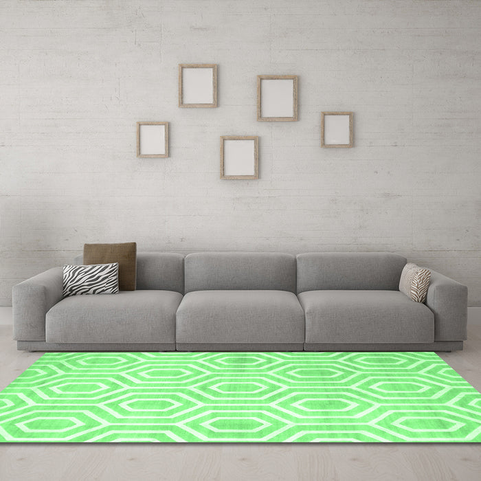 Machine Washable Abstract Emerald Green Contemporary Area Rugs in a Living Room,, wshcon2647emgrn