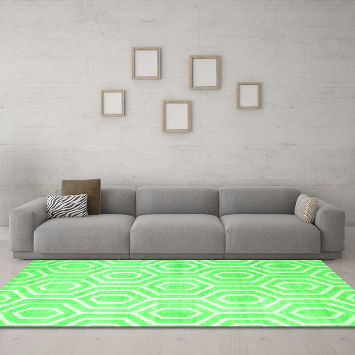 Machine Washable Abstract Green Contemporary Area Rugs in a Living Room,, wshcon2647grn