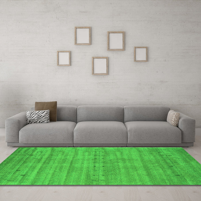 Machine Washable Abstract Green Contemporary Area Rugs in a Living Room,, wshcon2656grn