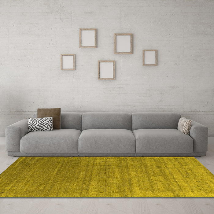 Machine Washable Abstract Yellow Contemporary Rug in a Living Room, wshcon2658yw