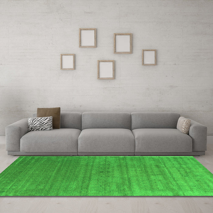 Machine Washable Abstract Green Contemporary Area Rugs in a Living Room,, wshcon2658grn