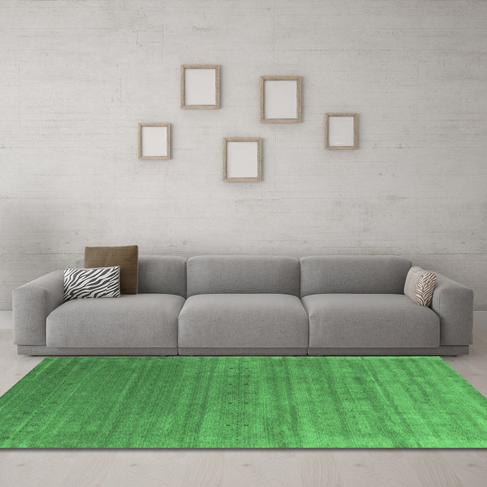 Machine Washable Abstract Emerald Green Contemporary Area Rugs in a Living Room,, wshcon2658emgrn