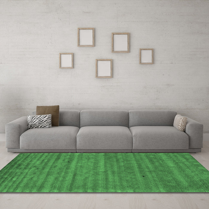 Machine Washable Abstract Emerald Green Contemporary Area Rugs in a Living Room,, wshcon2659emgrn