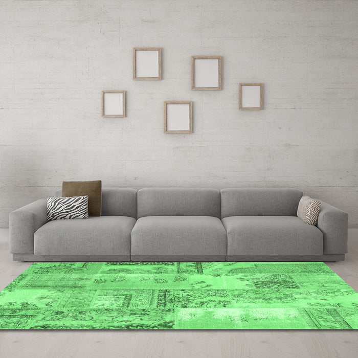 Machine Washable Patchwork Emerald Green Transitional Area Rugs in a Living Room,, wshcon2666emgrn