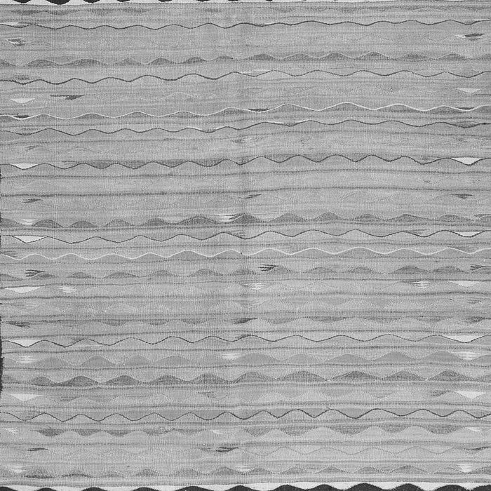 Serging Thickness of Southwestern Gray Country Rug, con2672gry