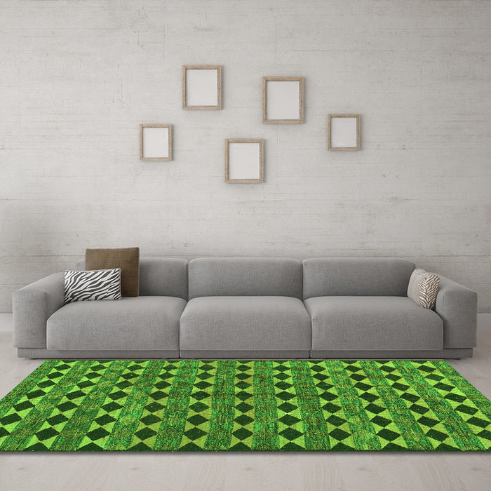 Machine Washable Abstract Green Contemporary Area Rugs in a Living Room,, wshcon2675grn