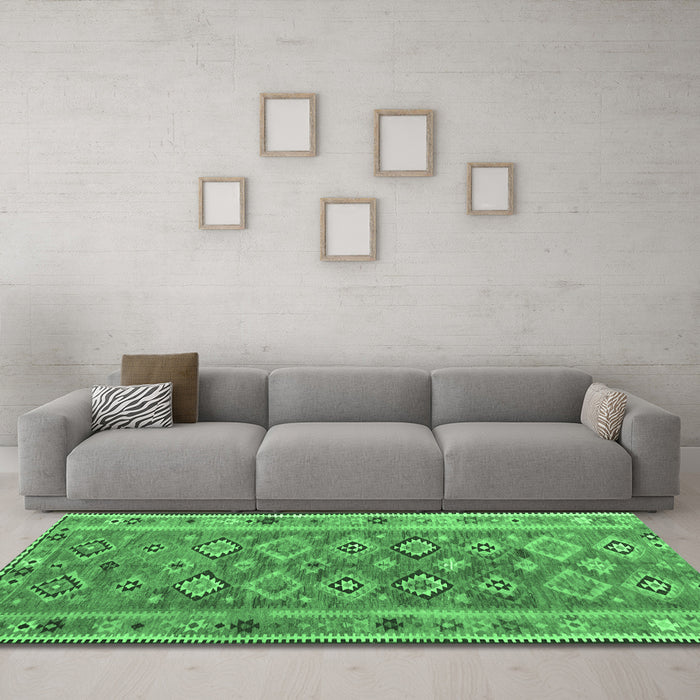 Machine Washable Southwestern Emerald Green Country Area Rugs in a Living Room,, wshcon2676emgrn