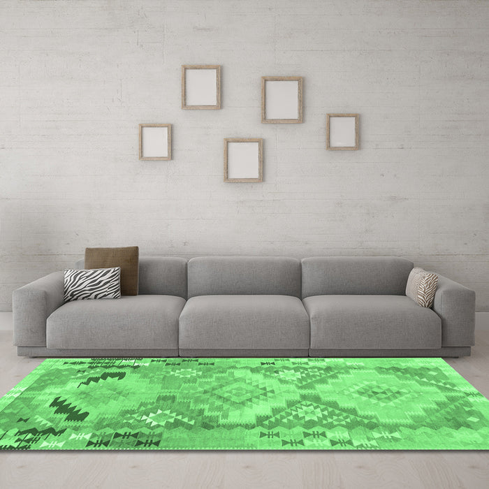 Machine Washable Southwestern Emerald Green Country Area Rugs in a Living Room,, wshcon2677emgrn