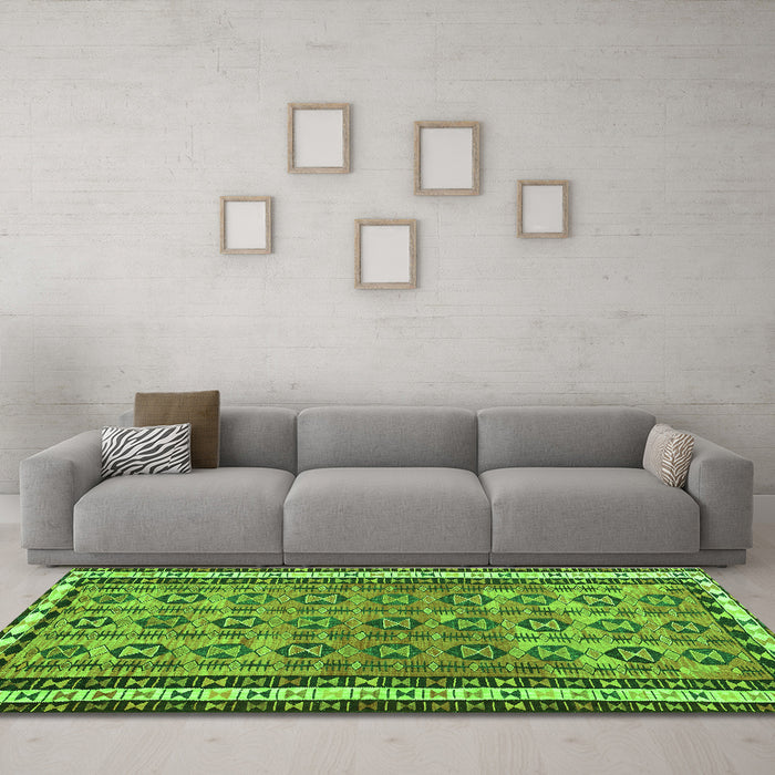 Machine Washable Abstract Green Contemporary Area Rugs in a Living Room,, wshcon2681grn