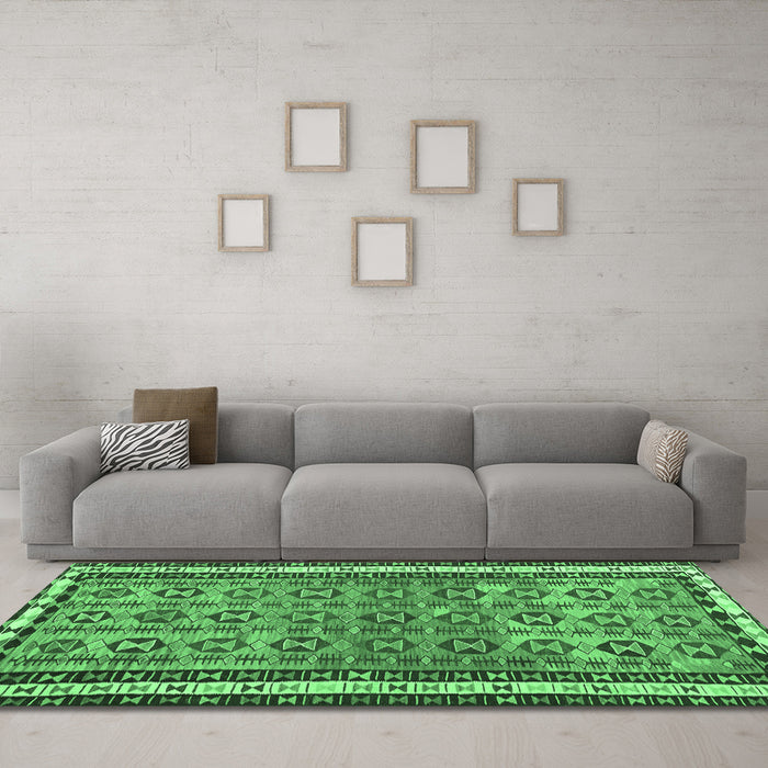 Machine Washable Abstract Emerald Green Contemporary Area Rugs in a Living Room,, wshcon2681emgrn