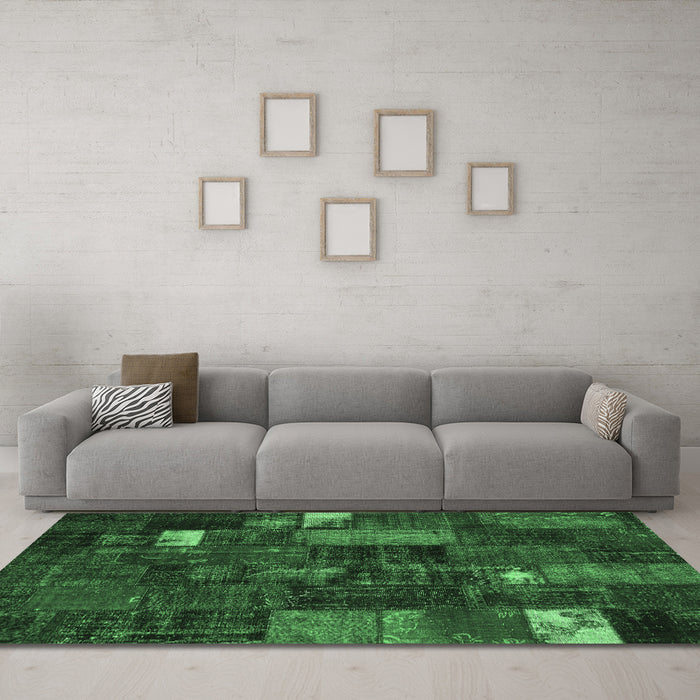 Machine Washable Patchwork Emerald Green Transitional Area Rugs in a Living Room,, wshcon2683emgrn