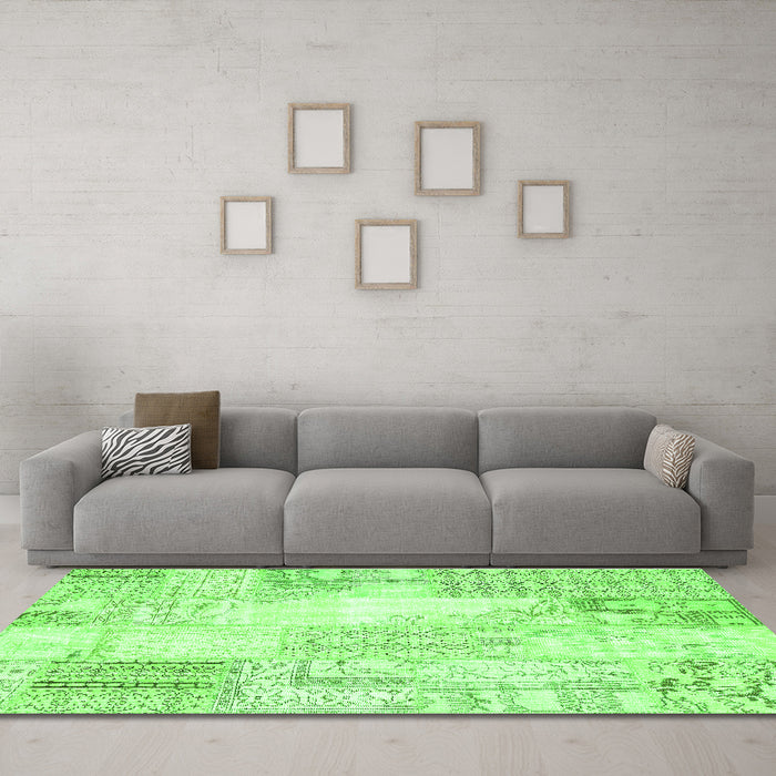 Machine Washable Patchwork Green Transitional Area Rugs in a Living Room,, wshcon2688grn