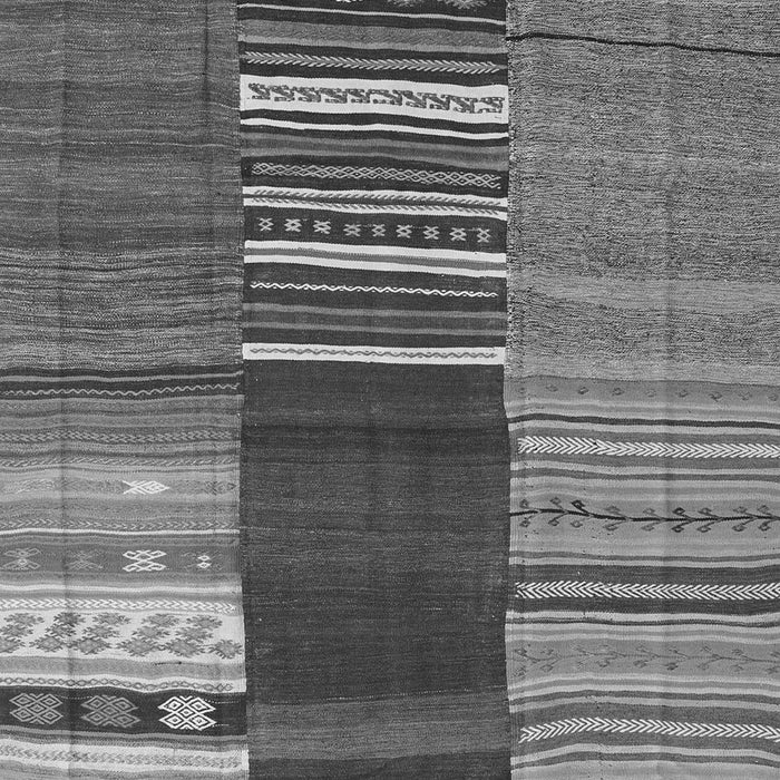 Serging Thickness of Machine Washable Southwestern Gray Country Rug, wshcon2689gry