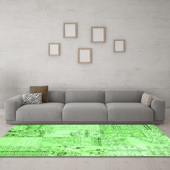 Machine Washable Patchwork Green Transitional Area Rugs in a Living Room,, wshcon2691grn